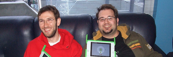 Новица и Игор со OLPC